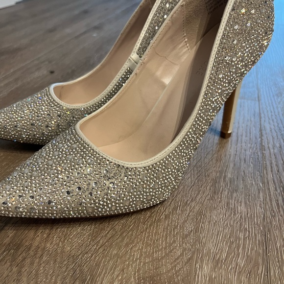Sparkly Rhinestone Covered Pumps (Size 8) - Picture 3 of 8